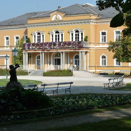 Parkhotel Zur Klause Bad Hall Exterior foto