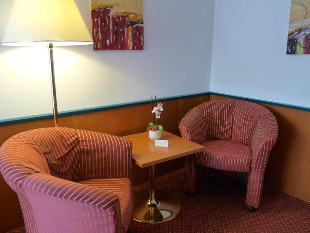 Parkhotel Zur Klause Bad Hall Exterior foto