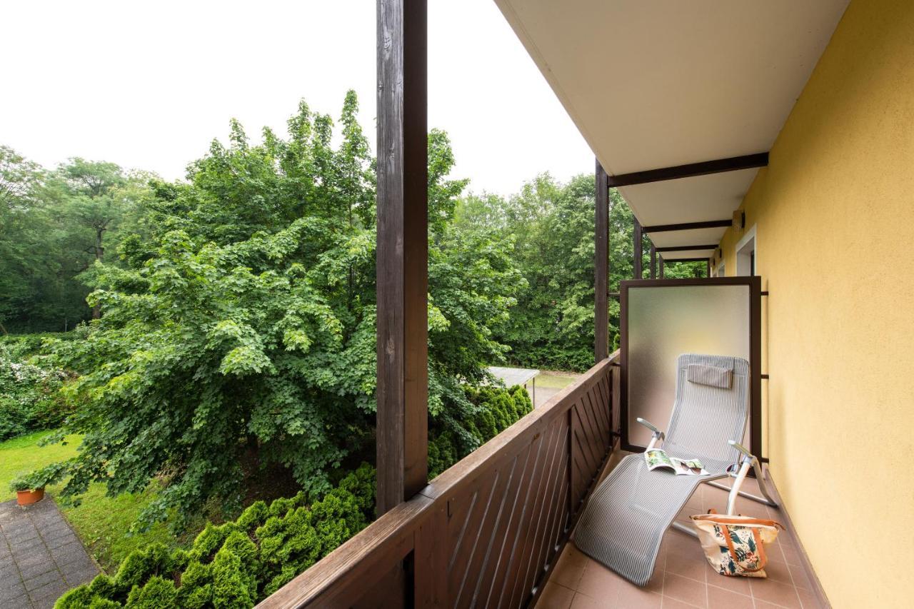 Parkhotel Zur Klause Bad Hall Exterior foto