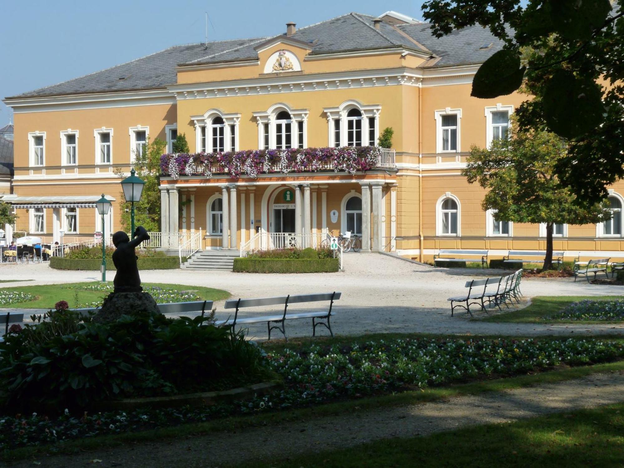 Parkhotel Zur Klause Bad Hall Exterior foto
