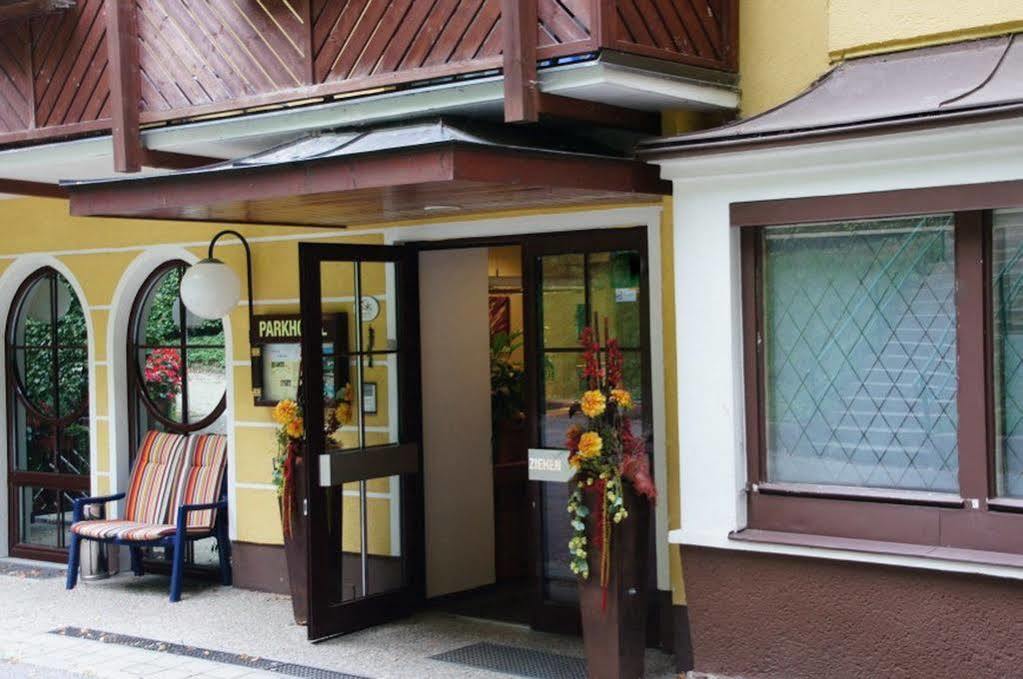 Parkhotel Zur Klause Bad Hall Exterior foto